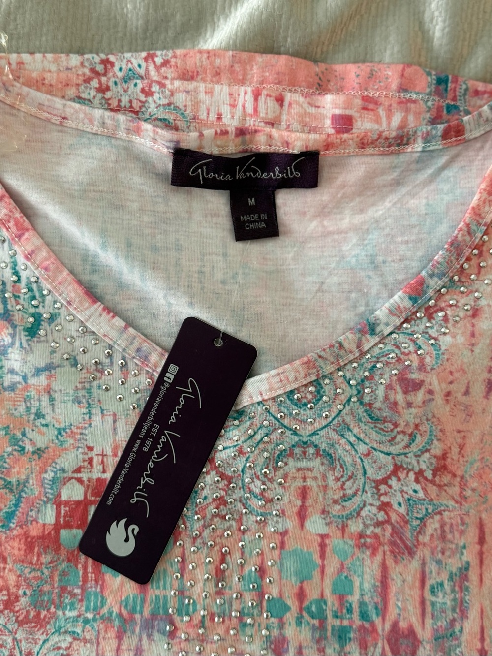 Gloria Vanderbilt Coral and Teal Short Sleeve V-Neck Top with Rhinestones - Picture 5 of 5